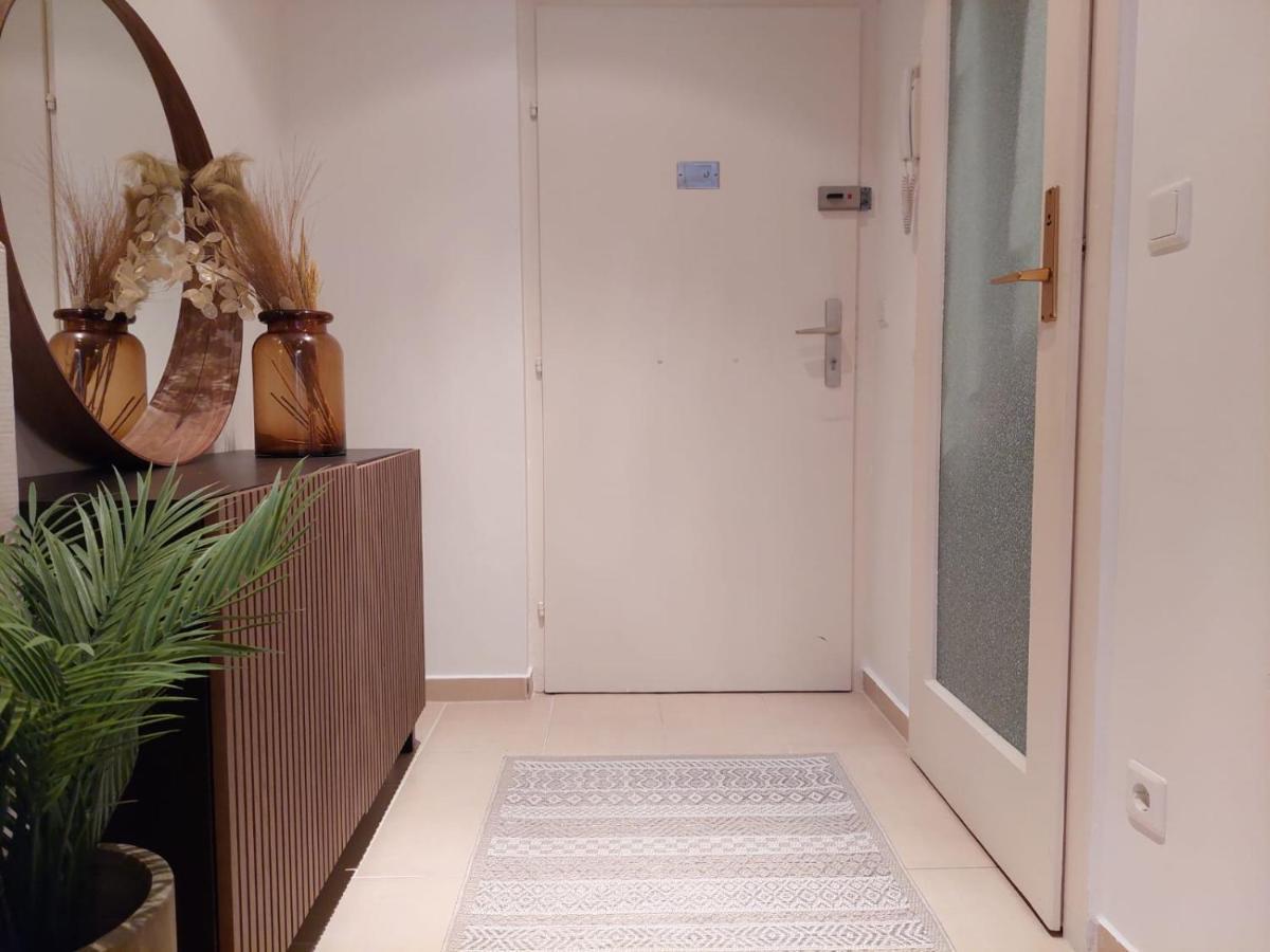 Balcony Apartment, 5 Min Walk To First District Βιέννη Εξωτερικό φωτογραφία